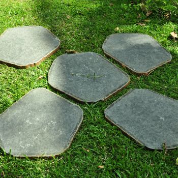 Đá Bazan lát sân vườn - Bật mí tips chọn đá chuẩn nhất